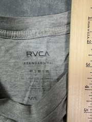 RVCA Shirt Mens M Gray Standard Tee Left Chest Logo Graphic Tee Tagless Casual