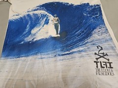 True Love & False Idols Painted Feel Muscular Wave Rider Distressed Tshirt L