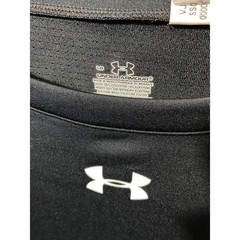 UNDER ARMOUR HEATGEAR SHIRT — Black Loose Fit Long Sleeve Men’s Large