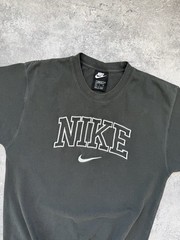 VTG 90s Nike Center Logo T-Shirt Big Logo Swoosh Embroidered Gray Tee Y2K Size S