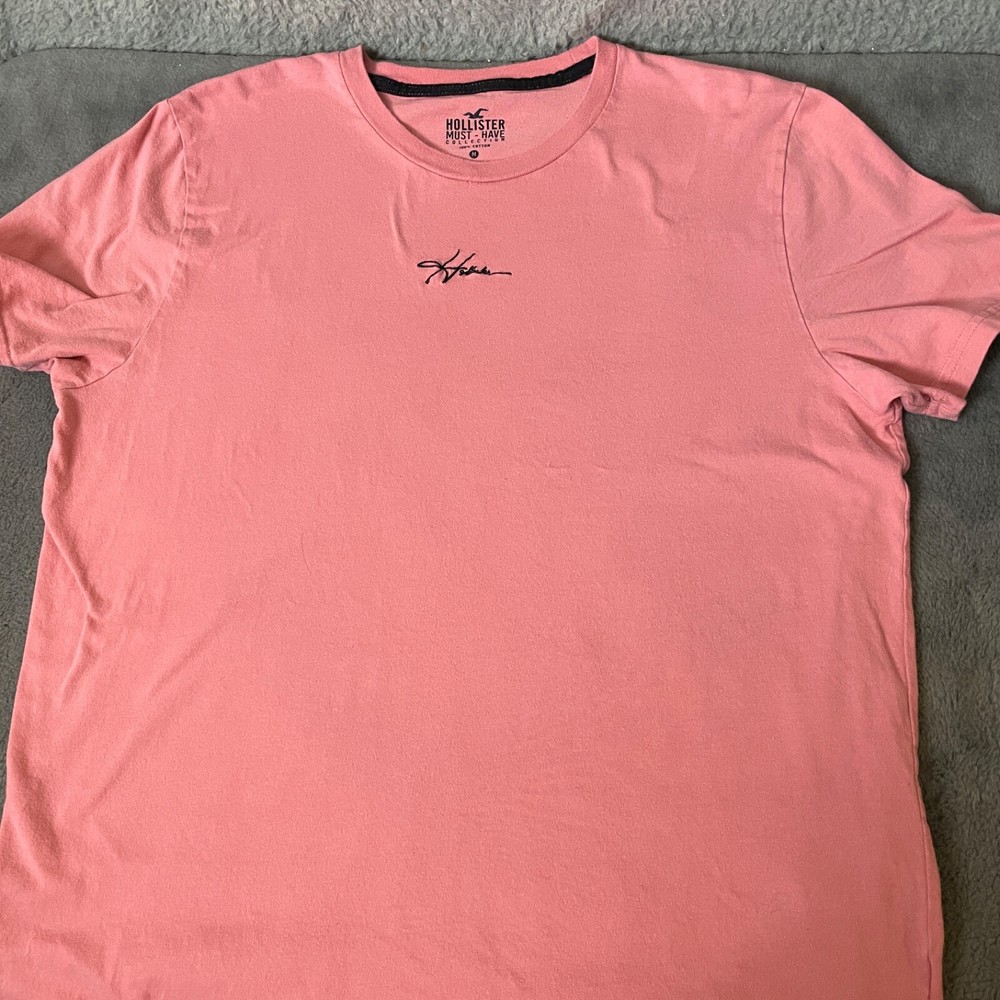 Hollister Must Have Collection TShirt Mens M Pink Coral Logo Text Short Sleeves