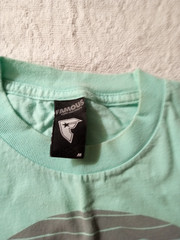 FAMOUS STARS AND STRAPS skull Palm Tree Graphic T Shirt Aqua Size M Y2K