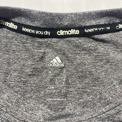 Adidas Climate Men’s Gray T Shirt Size XL Short Sleeve Front Logo Round Neck