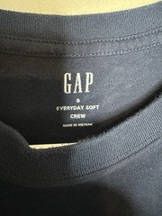Men’s Gap Tee Shirts – 6 Tees – Assorted Colors – Size Small