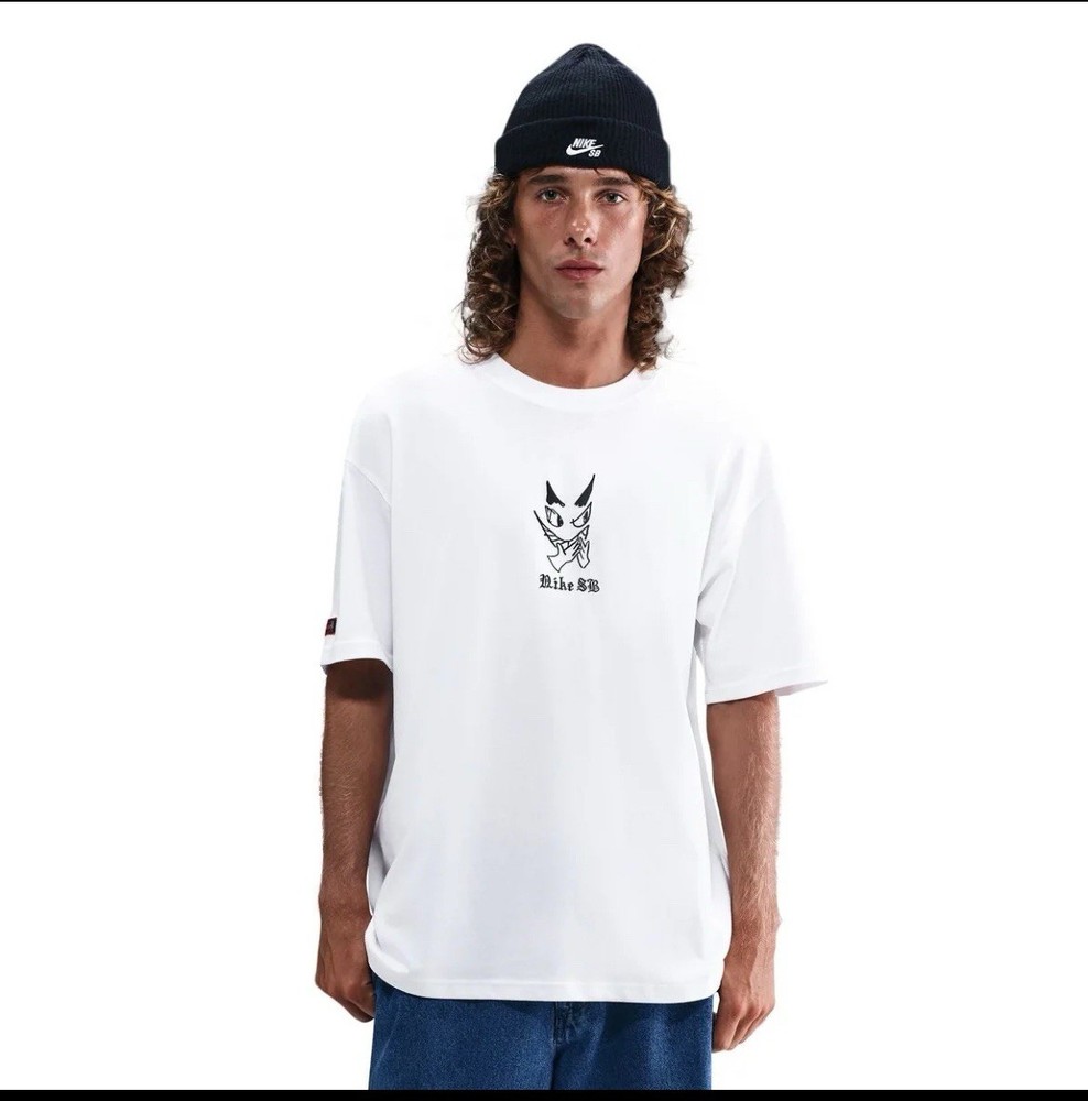 2025 Nike SB Krampus Shirt. White. Loose Fit. HV2195 100 Men’s Size Large. New.
