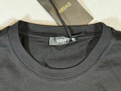 Versace Maxi Chain Logo Black T-shirt Men’s Size L Authentic