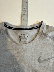 NIKE ATHLETIC RUNNING SHIRT GRAY SIZE LARGE