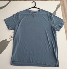 Large Johnnie-O the Course Performance T-Shirt Carbon Fiber