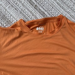 REI Co Op Tee Shirt! Men’s Size large. Lot Of 2! REI Performance Shirt! Orange
