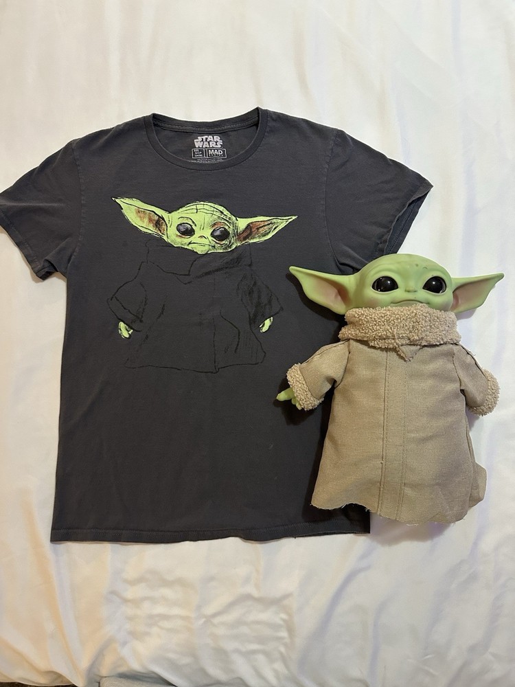 Baby Yoda T Shirt Small Size 34-36 & 12 Inch Baby Yoda Star Wars The Mandalorian