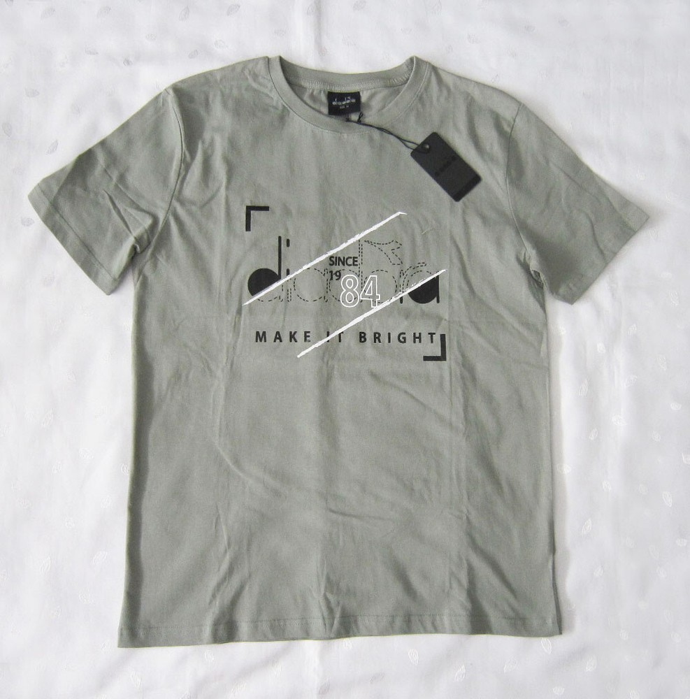 NWT Diadora Italy Soccer Brand Pale Green T-shirt with Front Logo Print Size M ~