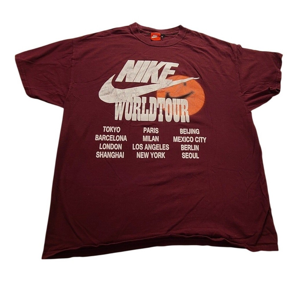 Nike World Tour Graphic T-Shirt Men’s XL Maroon Burgundy Short Sleeve Cotton