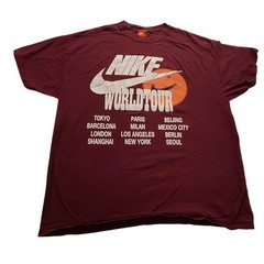 Nike World Tour Graphic T-Shirt Men’s XL Maroon Burgundy Short Sleeve Cotton