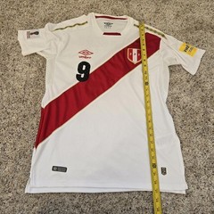 Peru 2018 World Cup Guerrero #9 Umbro Soccer Jersey Size Medium FIFA Patches