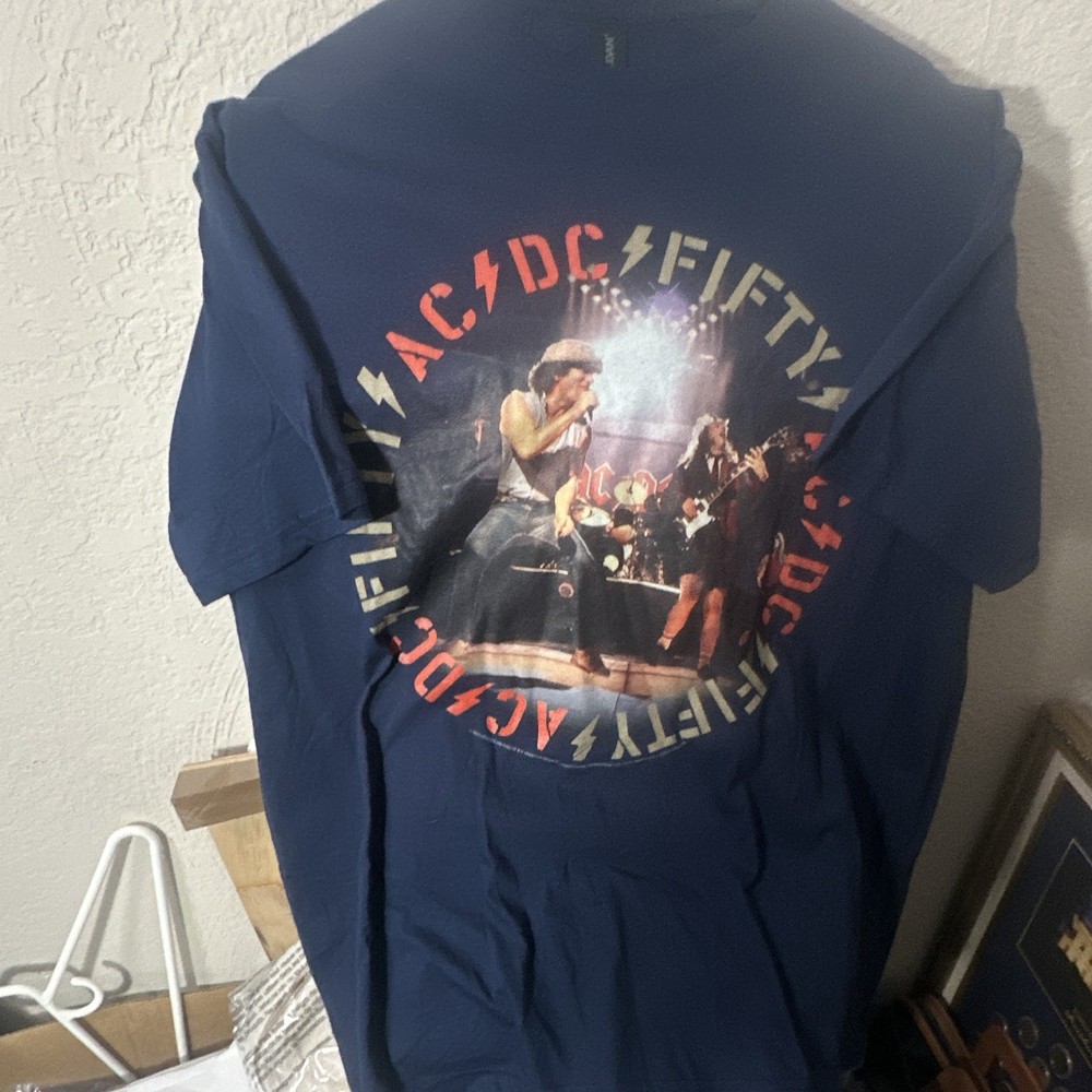 🔥Gildan Softstyle Men’s XL Blue AC/DC Fifty Graphic Logo Crew Neck T-Shirt🔥