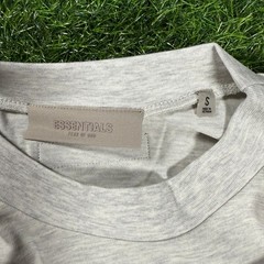 Fear of God Essentials T-Shirt SS22 Light Oatmeal – 100% Authentic (XS-XL)