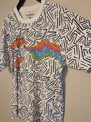 Chubbies Color Spitting Tiger Shark Graphic T-Shirt Men’s Large Rainbow Cotton