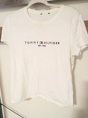 Vintage Tommy Hilfiger Women’s White Logo Tee