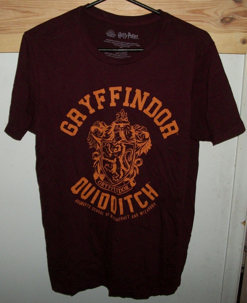 Harry Potter Wizarding World Gryffindor Quidditch T-Shirt Burgandy M