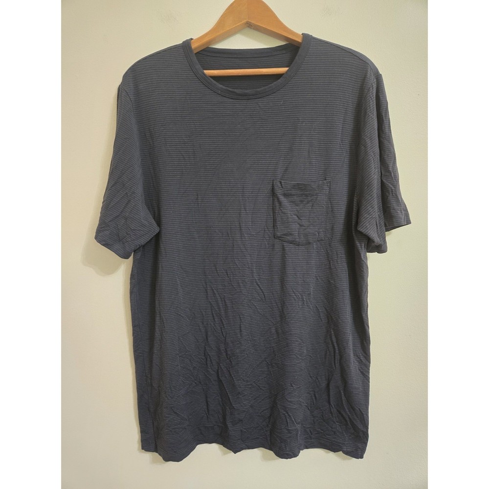 Vuori Mens Tradewind Performance T-Shirt Gray Micro Stripe Pocket V196 Large