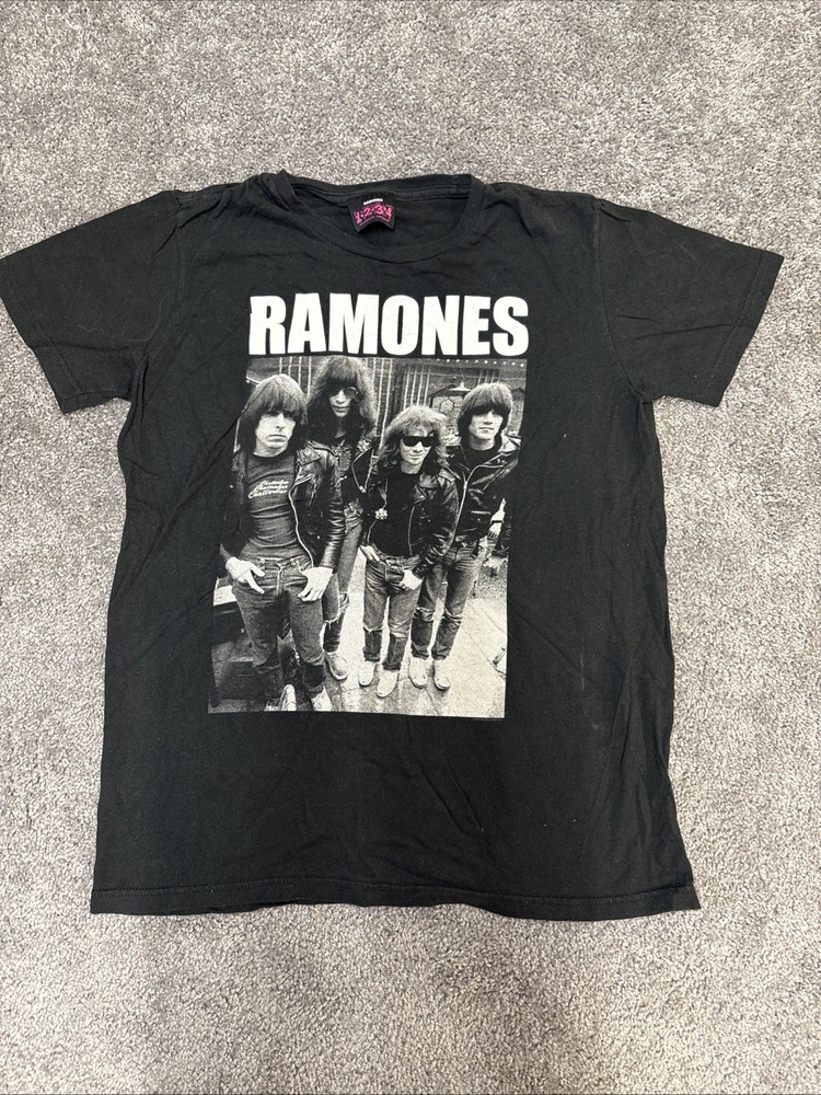 RAMONES, RAMONES 1-2-3-4 CLOTHING CO. Size M SHORT SLEEVE TEE SHIRT, EUC
