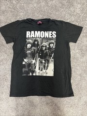 RAMONES, RAMONES 1-2-3-4 CLOTHING CO. Size M SHORT SLEEVE TEE SHIRT, EUC