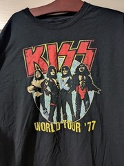 KISS World Tour ’77 Men’s Black Graphic Short Sleeve T-Shirt Size XL