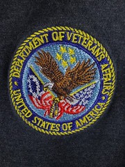 MilitaryAESport USA Dept of Veteran Affars LARGE long sleeve 1/4 zip Gray
