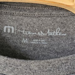 Travis Mathew Seize The Carp Graphic T Shirt Men’s Med Charcoal Gray Pima Cotton