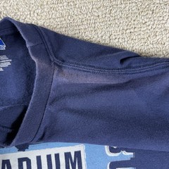 Majestic New York Yankees Stadium Logo Distressed T-Shirt Blue Men’s Size XL