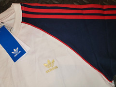 NEW MENS ADIDAS ORIGINALS 3-STRIPES CALIFORNIA TEE SHIRT ~SIZE MEDIUM #IY4865