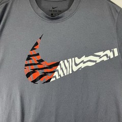 Nike Shirt Mens XL Gray Short Sleeve Wild Nike Swoosh Logo Sports Super Thin