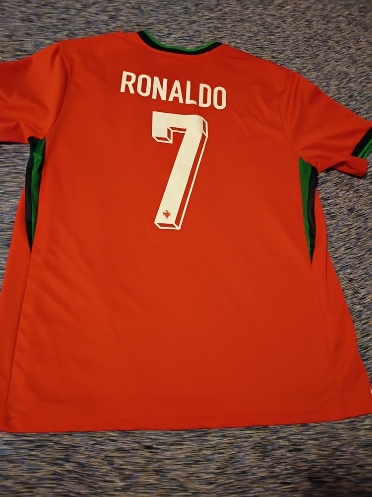 Ronaldo #7 Red Soccer Jersey -Med
