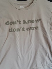 Dont Know Dont Care T Shirt XS teens