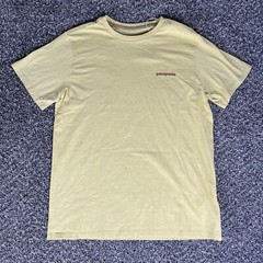Patagonia Men’s Fitz Roy Icon Responsibili Tee Shirt Milled Yellow, Size XL