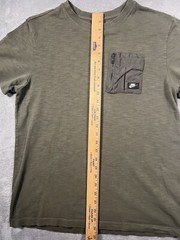 Nike Sportswear Mens M Green Utility Zipper Pocket Short Sleeve Shirt Swoosh