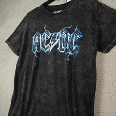 ACDC Shirt MENS LARGE BLACK BLEACH CASUAL CONCERT 77 WORLD TOUR ROCK MUSIC NWT
