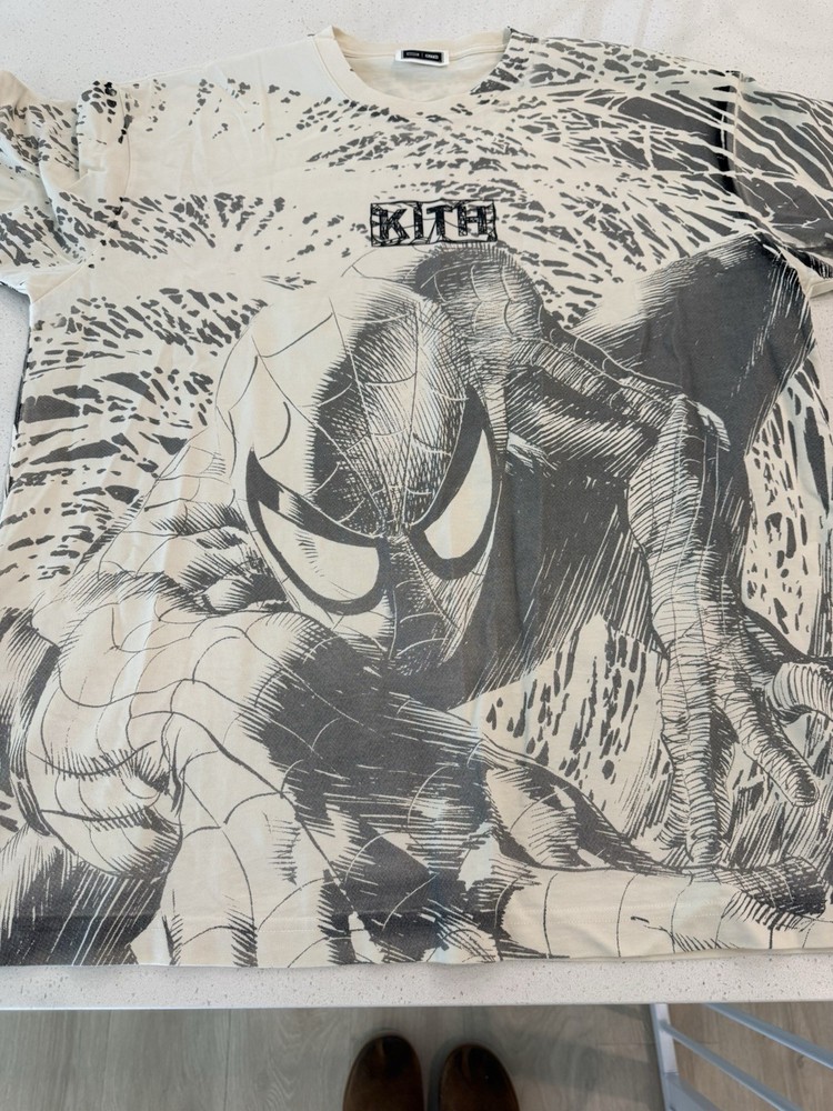 KITH Marvel Spider-Man Graphic Print Crew Neck Short Sleeve T-Shirt Cream/Gray L
