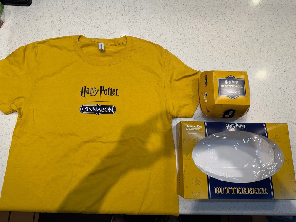 Harry Potter T-Shirt Medium Plus 2 Cinnabon Boxes Promo Collectors Set Big Fan