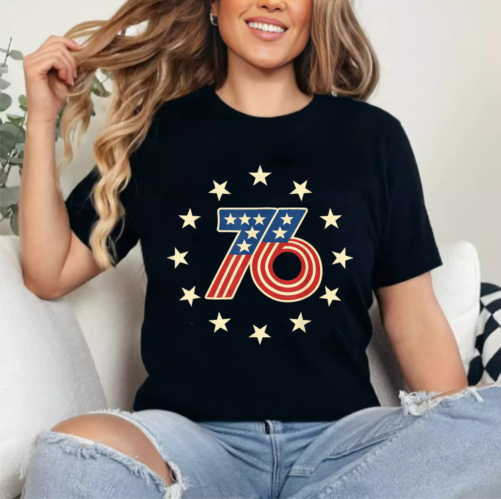 50th Birthday 1976 USA Bicentennial Groovy Retro Number 76 T-Shirt