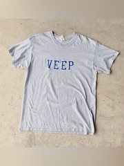 VEEP Graphic Tee Large Heather Gray Gildan Heavy Cotton Unisex T-Shirt Blue