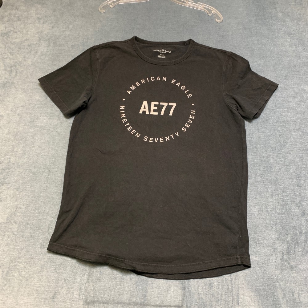 American Eagle Outfitters T Shirt Mens Medium Black “AE77” Graphics Round Neck
