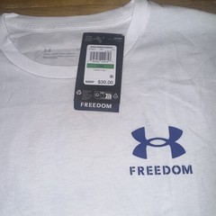Under Armour 1370810 101 Men’s UA Freedom USA Flag T-Shirt Large White New Tags