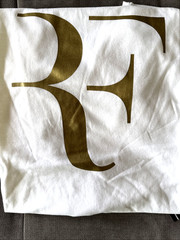 *New* with tags Roger Federer Nike Men’s T-Shirt Size Large White Gold