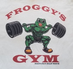 FROGGY’S GYM Workout Bodybuilding Exercise Old School Squat Logo T-Shirt NEW