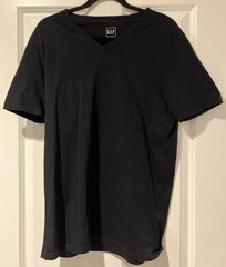 Gap Men’s Classic Tee Shirt M Black V Neck Short Sleeve 100% Cotton Pullover