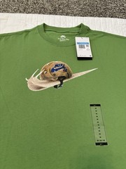Nike SB Republique Max90 Snail Skate T-Shirt RARE Green Medium (FZ5283-350) NWT