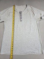Lululemon Men’s Medium Stretch Henley T-Shirt Light Gray Button Long Sleeve Gym