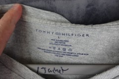 Tommy Hilfiger CORE FLAG V Neck / Crew Neck T Shirt Authentic Large