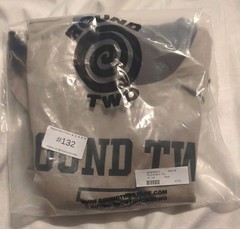 Mens Medium Round Two Black Lion Reversible 100% Cotton T-shirt. MSRP $105.00